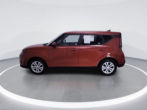 Used 2025 Kia Soul LX FWD image 6