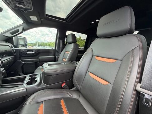 Used 2020 GMC Sierra 2500 AT4 w/ Technology Package AWD/4WD image 14