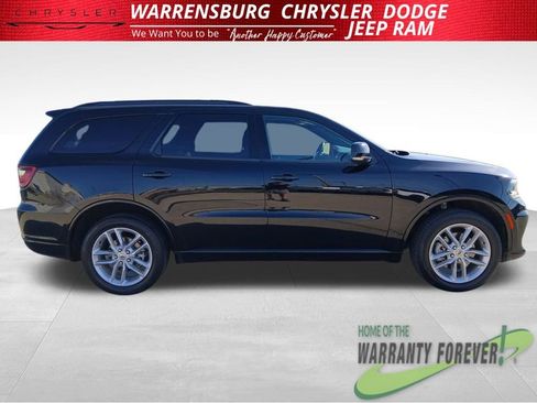 Used 2024 Dodge Durango GT image 2