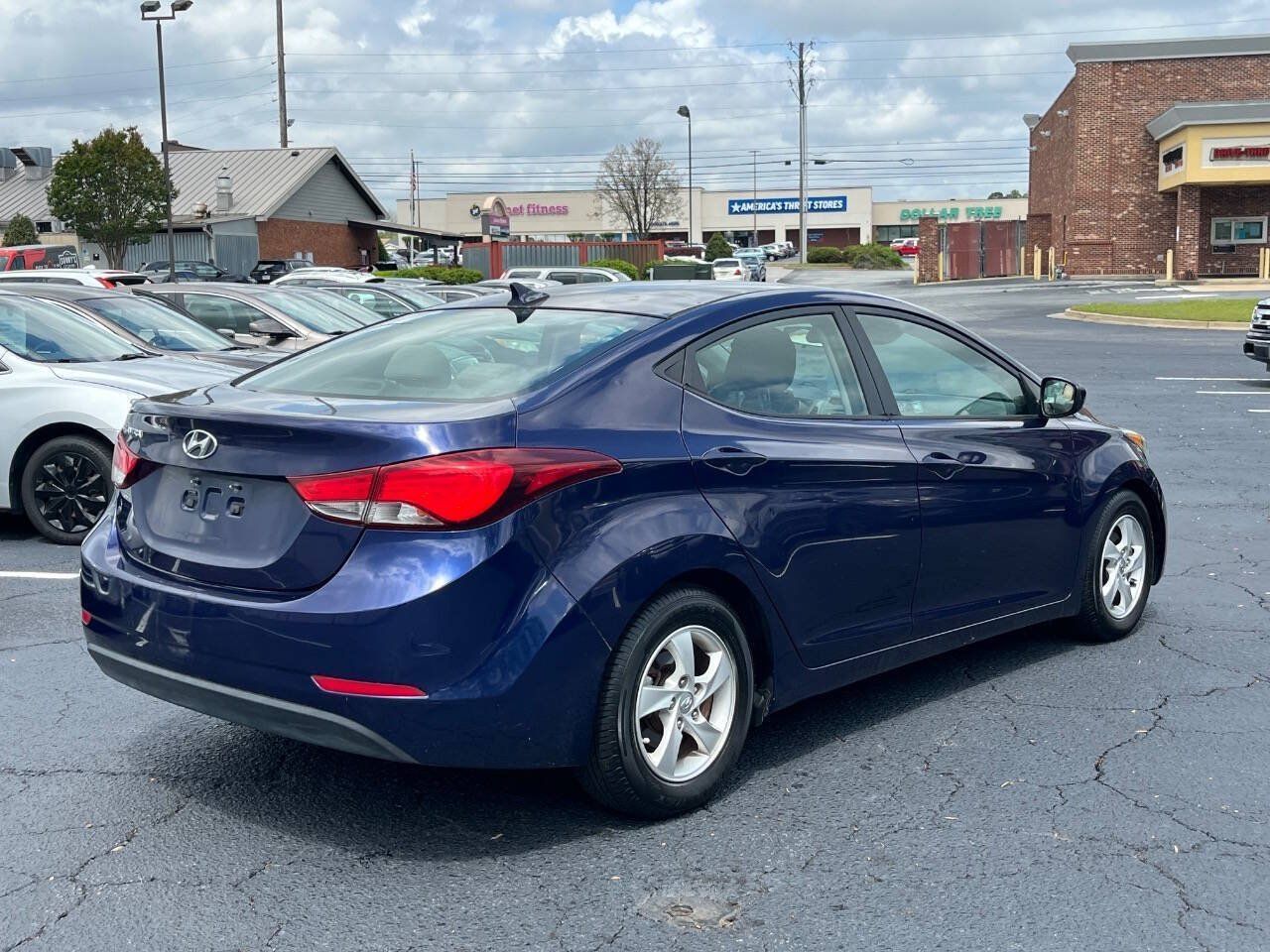 Used 2014 Hyundai Elantra SE FWD image 5