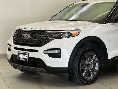 Used 2022 Ford Explorer XLT w/ Equipment Group 202A AWD/4WD image 29