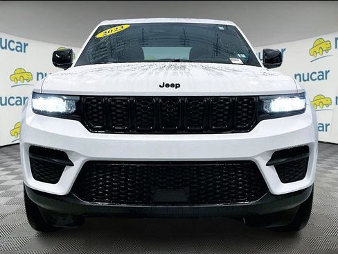 Used 2023 Jeep Grand Cherokee Altitude image 2