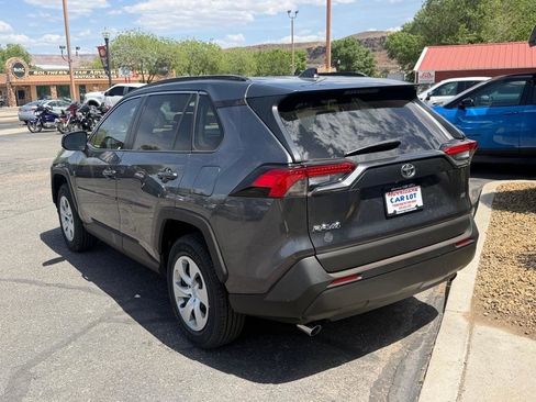 Used 2021 Toyota RAV4 LE w/ Carpet Mat Package (TMS) image 7