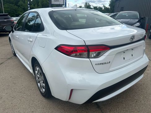 Used 2020 Toyota Corolla LE image 4