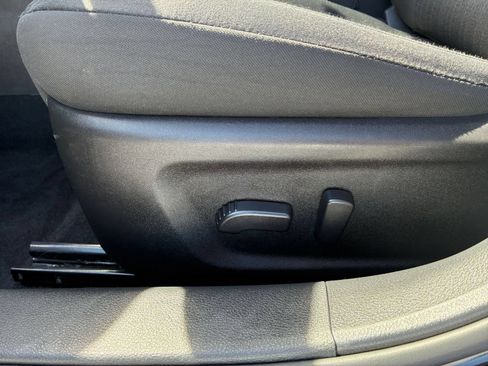 Used 2025 Nissan Altima 2.5 SV FWD image 21