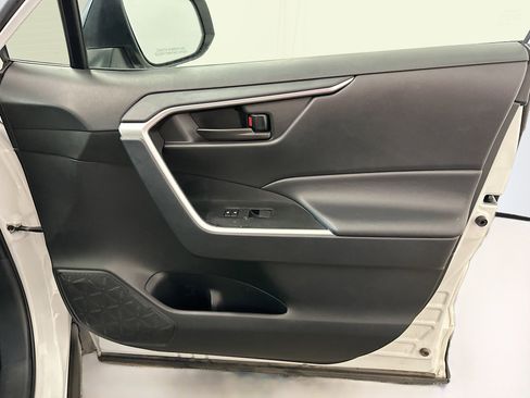 Used 2024 Toyota RAV4 LE image 33