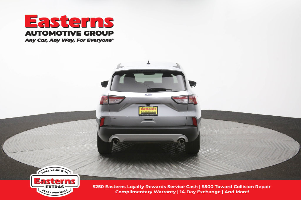 Used 2022 Ford Escape SE FWD image 39