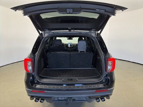 Used 2020 Ford Explorer ST w/ ST Street Pack image 8