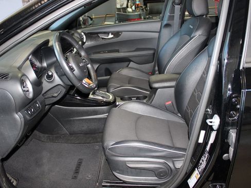 Used 2023 Kia Forte GT-Line FWD image 7
