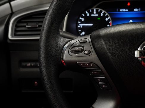 Used 2020 Nissan Murano S image 35