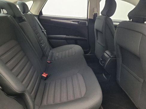 Used 2018 Ford Fusion SE w/ Fusion SE Technology Package image 19