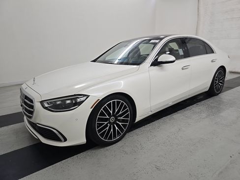 Used 2023 Mercedes-Benz S 500 4MATIC image 2