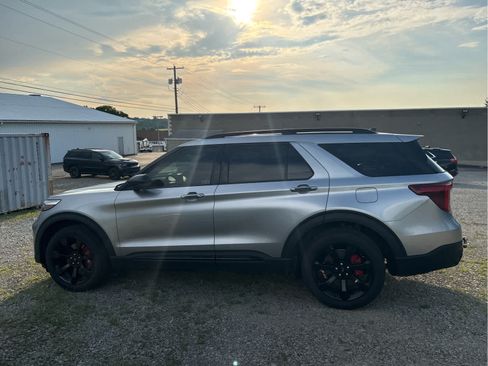 Used 2024 Ford Explorer ST w/ Equipment Group 401A AWD/4WD image 7
