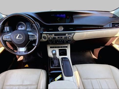 Used 2018 Lexus ES 350 w/ Luxury Package w/Wood Trim FWD image 16