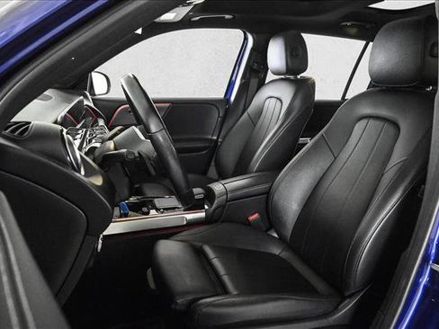 Used 2021 Mercedes-Benz GLB 250 4MATIC image 16