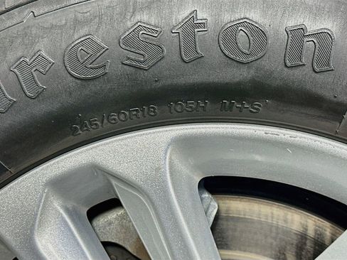 Used 2017 Ford Explorer XLT w/ Equipment Group 202A FWD image 32