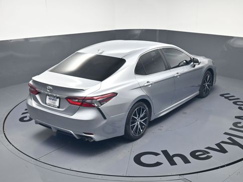 Used 2024 Toyota Camry SE image 33