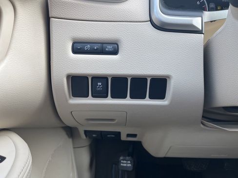 Used 2017 Nissan Murano SV image 58