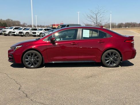 Used 2025 Toyota Corolla SE w/ SE Premium Package image 10