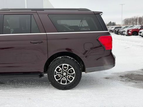 Used 2024 Ford Expedition Max XLT image 14