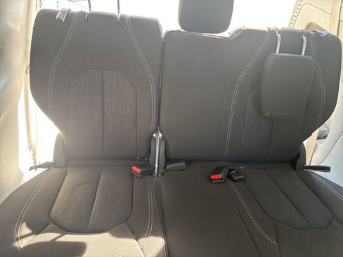 Used 2024 Chrysler Voyager LX image 29