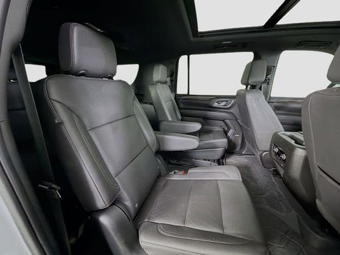 Used 2023 Chevrolet Suburban Z71 w/ Luxury Package AWD/4WD image 32