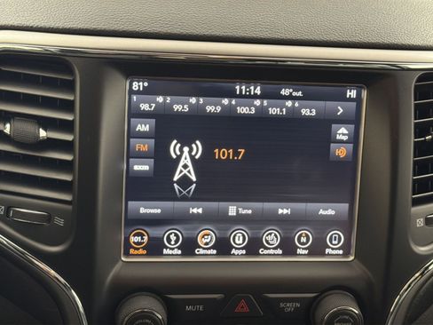 Used 2018 Jeep Grand Cherokee Altitude image 18