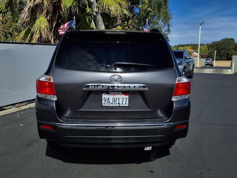 Used 2012 Toyota Highlander FWD image 7