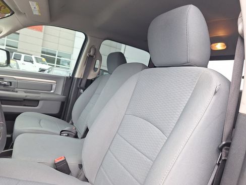 Used 2020 RAM 1500 Classic SLT AWD/4WD image 11
