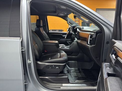 Used 2025 GMC Sierra 3500 Denali w/ Denali Reserve Package image 22