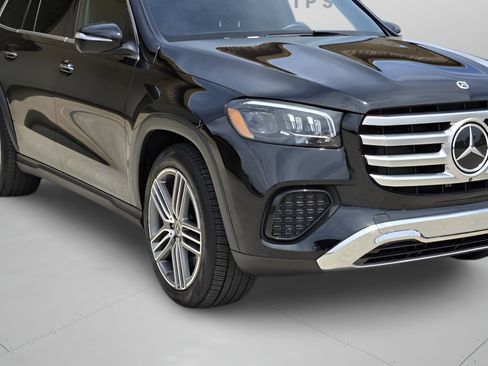 Certified 2025 Mercedes-Benz GLS 450 4MATIC image 31