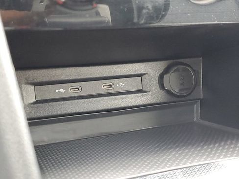 Certified 2025 Volkswagen Taos S FWD image 22