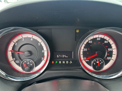 Used 2018 Dodge Grand Caravan SE w/ UConnect Hands-Free Group image 11