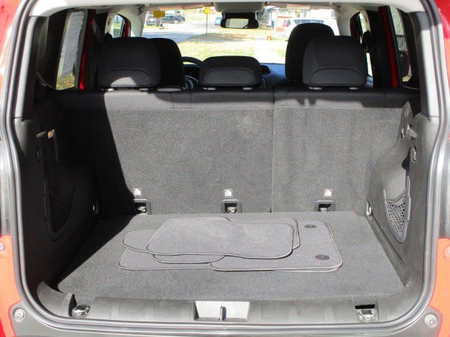 Used 2020 Jeep Renegade Latitude FWD image 8