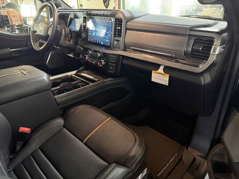 Used 2023 Ford F450 Platinum w/ FX4 Off-Road Package AWD/4WD image 13