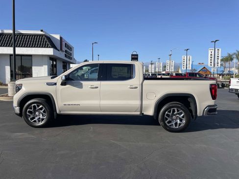New 2026 GMC Sierra 1500 SLE w/ Preferred Package image 3