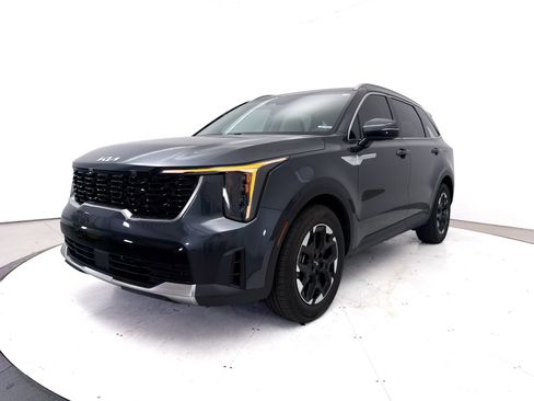 Used 2024 Kia Sorento S FWD image 12