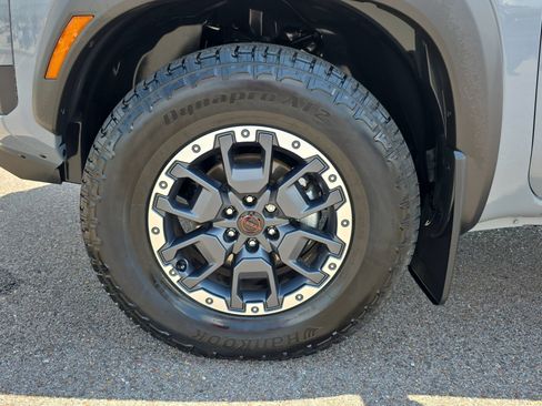 Used 2025 Nissan Frontier PRO-4X AWD/4WD image 9