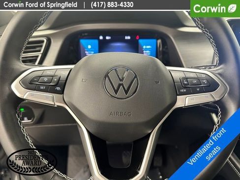 Used 2025 Volkswagen Atlas Cross Sport SE AWD/4WD image 28