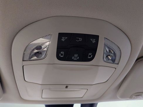 Used 2019 Chrysler Pacifica Touring-L FWD image 31