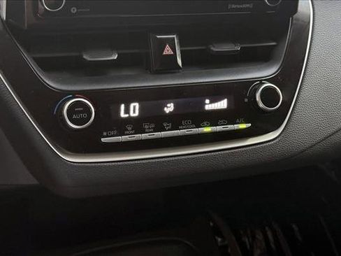 Used 2021 Toyota Corolla LE image 13