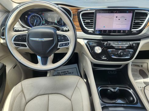 Used 2021 Chrysler Pacifica Limited w/ Premium & Safety Sphere Group image 26