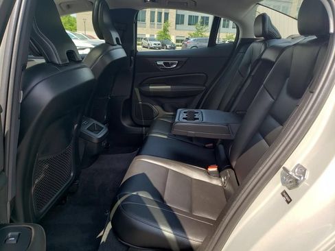 Used 2022 Volvo S60 B5 Momentum w/ Advanced Package AWD/4WD image 34