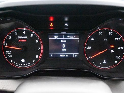 Used 2024 Chevrolet Trax RS w/ Sunroof Package FWD image 15