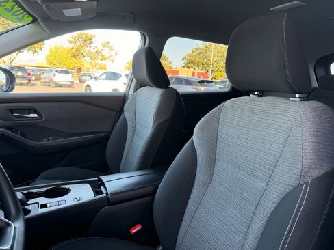Used 2023 Nissan Rogue SV FWD image 14