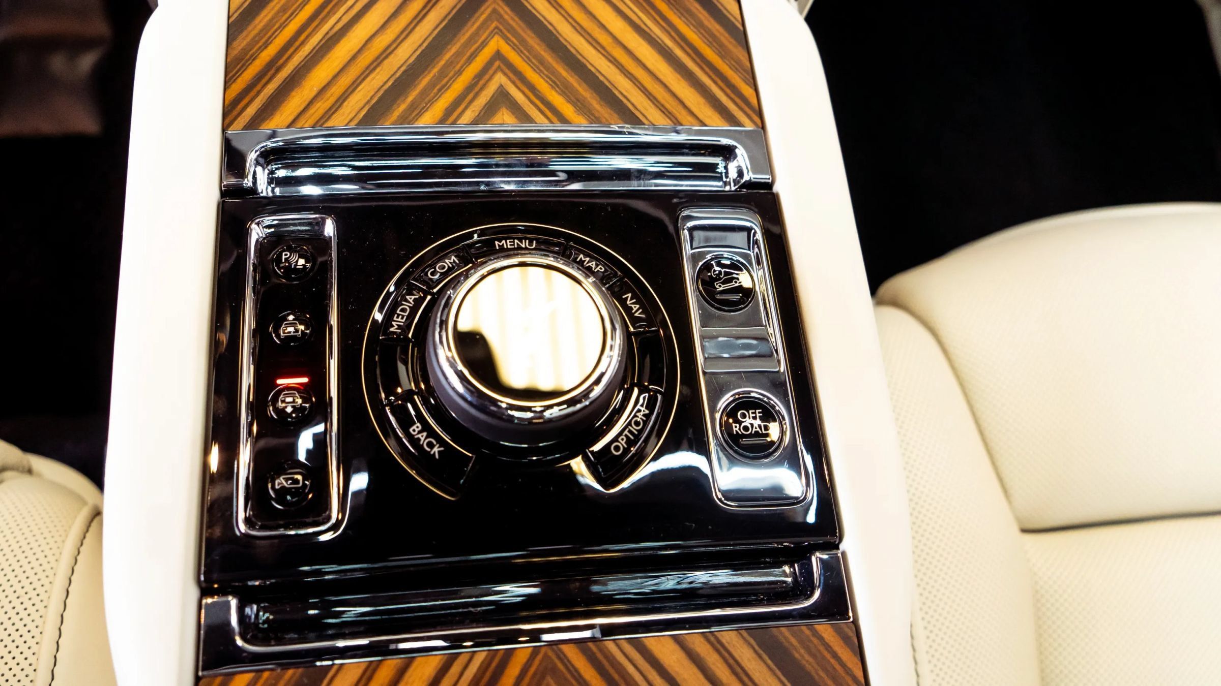 Used 2019 Rolls-Royce Cullinan AWD/4WD image 21