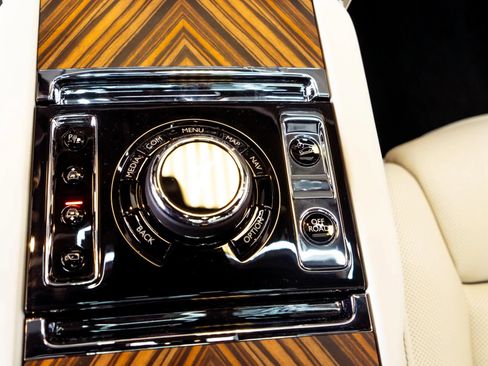 Used 2019 Rolls-Royce Cullinan AWD/4WD image 21