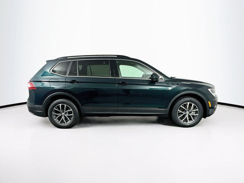 Used 2019 Volkswagen Tiguan SE w/ Panoramic Sunroof Package AWD/4WD image 10