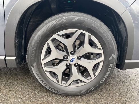 Used 2022 Subaru Forester Premium AWD/4WD image 9