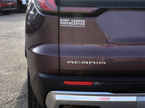 Used 2025 GMC Acadia Elevation image 8